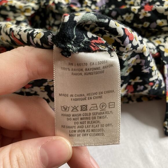 Anthropologie Maeve Women's Black Ditsy Floral Blouse Size XS Moto Boho Flowy - Picture 6 of 11